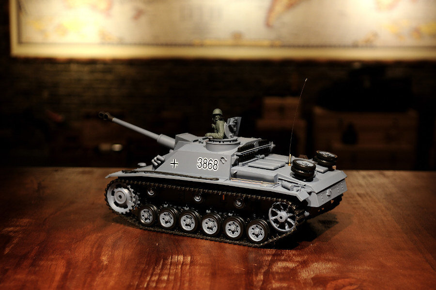 RC Panzer "Sturmgeschütz III" - Metallgetriebe