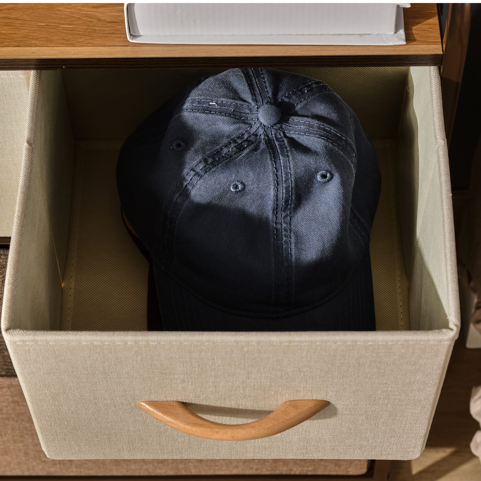 Kommode Schrank mit 4 Schubladen aus Leinen Aufbewahrungsschrank mit Metallrahmen für Schlafzimmer, Wohnzimmer