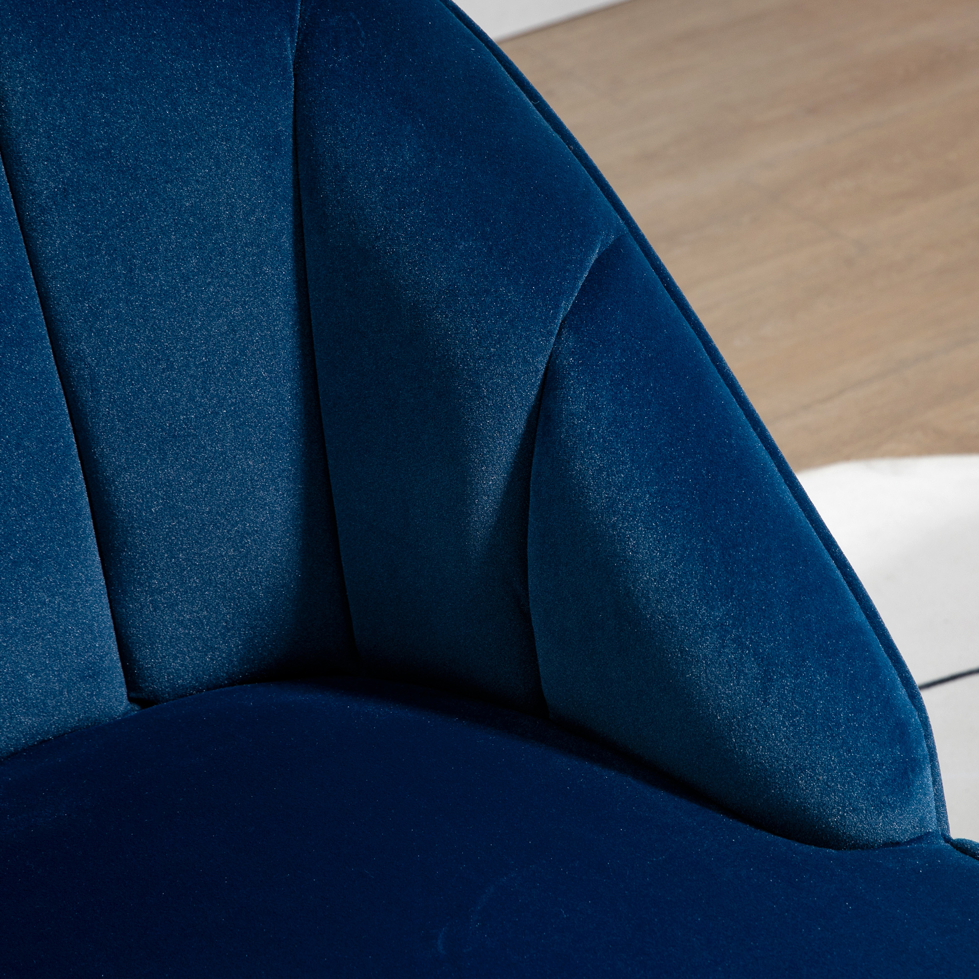 Sessel in Retrodesign, Lesesessel, Akzentsessel, Samtoptik, Blau + Gold