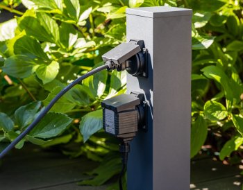 Steckdosensäule 4-fach, IP44, Anthrazit / 250V~/ 16A, 13x13x40cm
