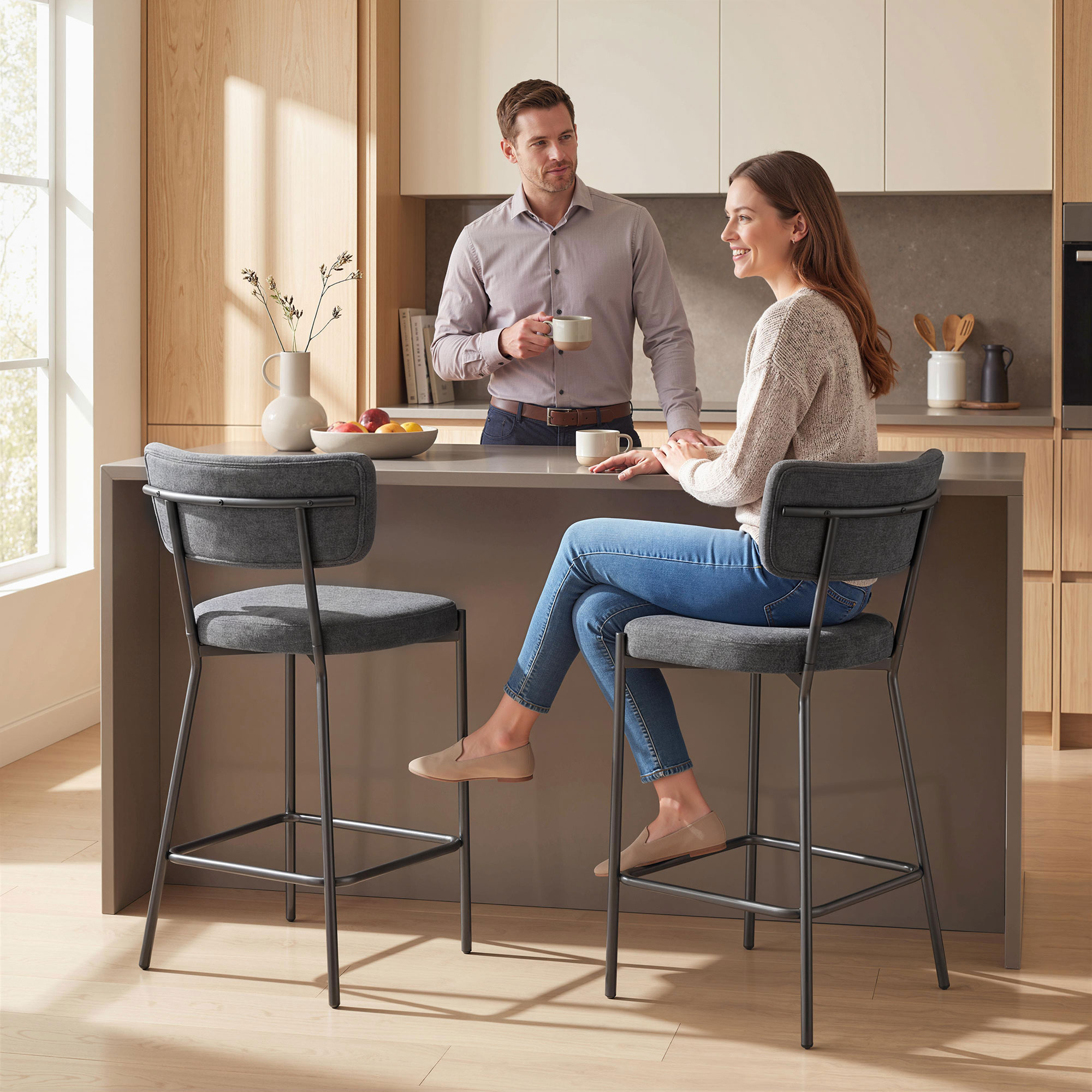 Barhocker im 2er-Set, Polster-Barstühle mit geschwungener Rückenlehne, für Kücheninsel, Frühstücksbereich, Grau