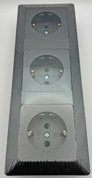 MILOS Set 3 Steckdosen + 3-fach Rahmen, 250V~/ 16A, Steckanschluss, Anthrazit