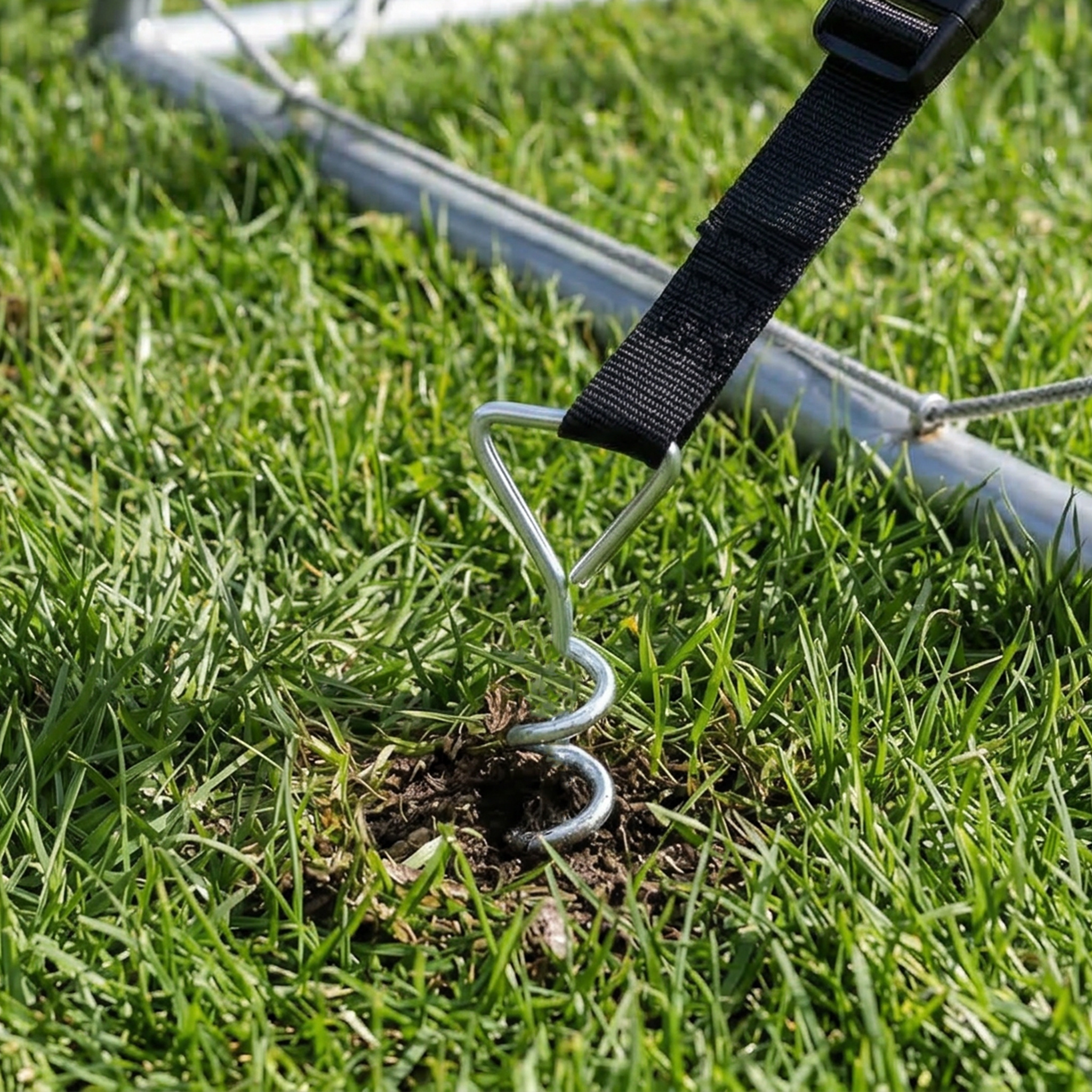 Bodenanker Schraube 4er Set 32 cm spiralförmige Trampolin Pfähle Anker mit Dreiecksgriff, verstellbare Gurte Silber