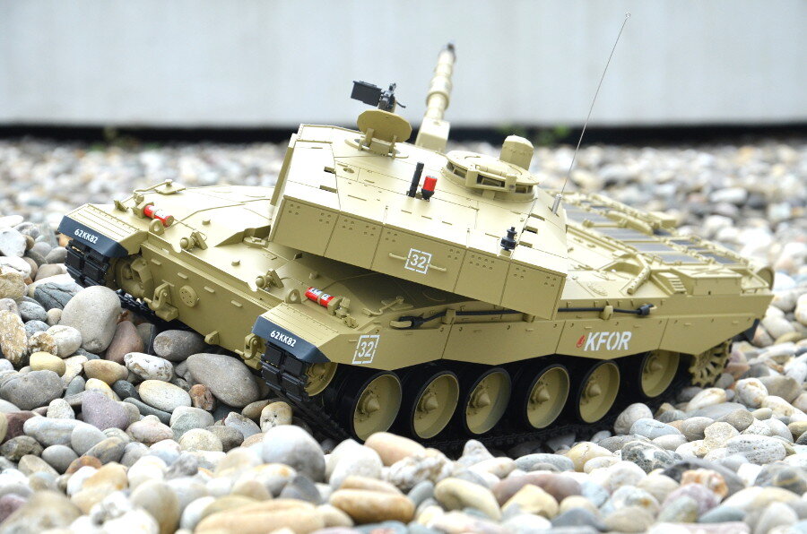 RC Panzer "Challenger 2"  - Metallgetriebe