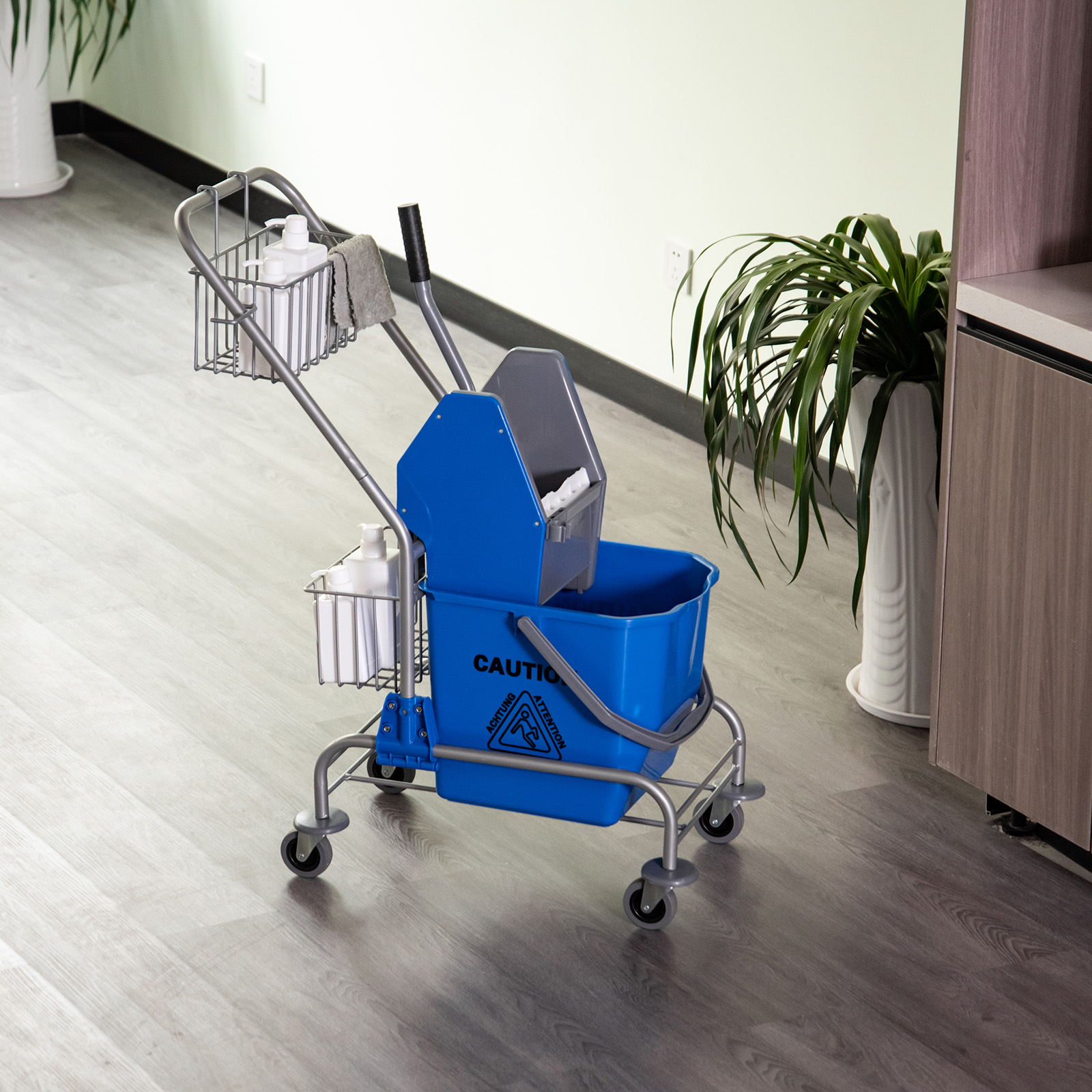 Reinigungseimer, Wischmoppeimer, rollbar, Kunststoff, Metallgriff, Blau
