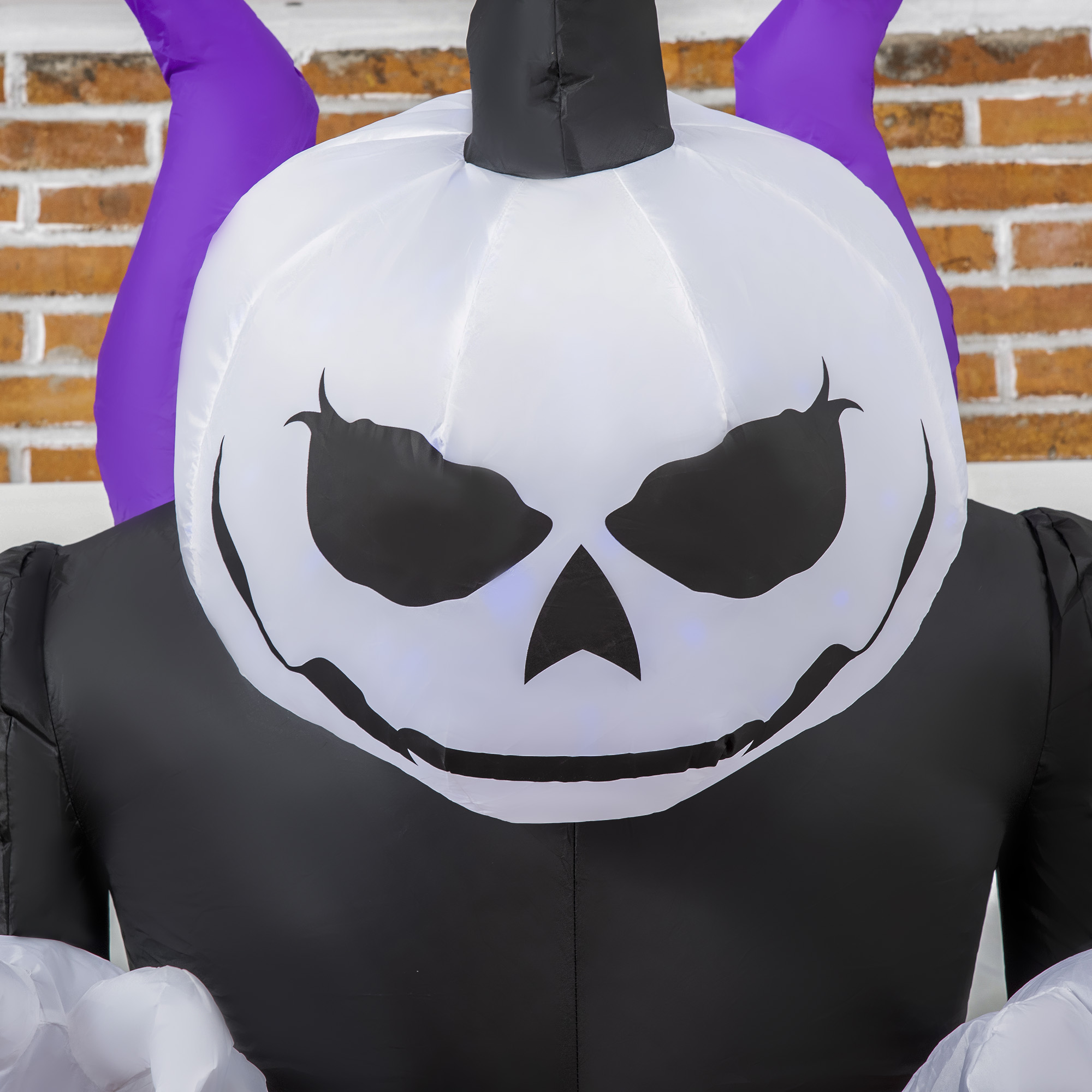 Gespenst mit Kürbiskopf Halloweendeko aufblasbar mit blauem Flammeneffekt 88 x 79 x 210cm