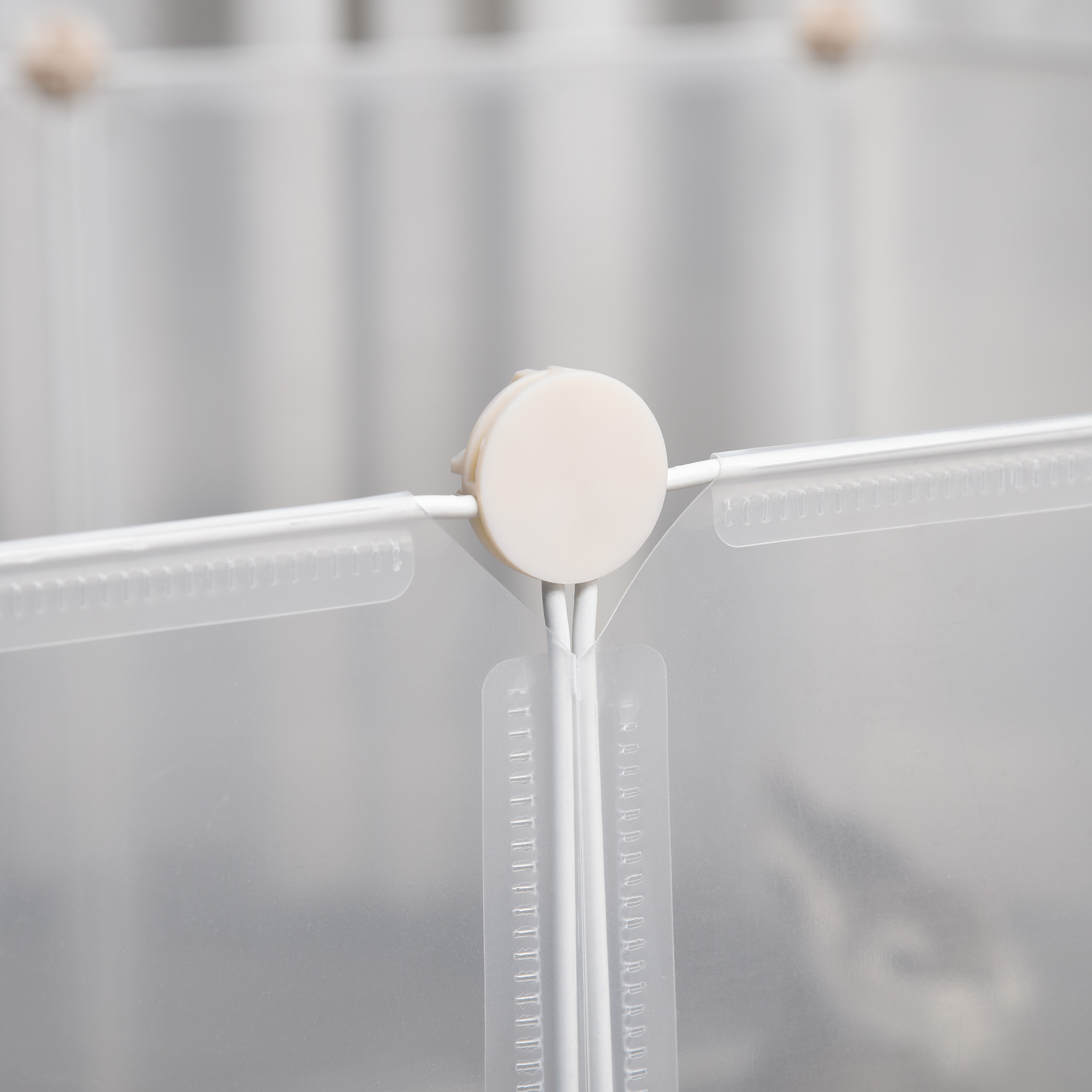 Freilaufgehege Laufgitter DIY Freigehege Gittergehege Absperrgitter Kleine Haustiere Laufstall für Innen 12 Platten Weiß Metall PP-Harz 105 x 105 x 45 cm