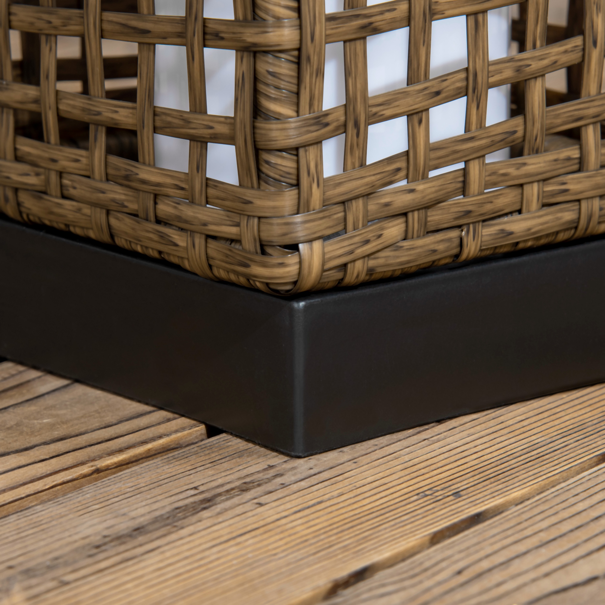 Außenleuchte, Gartenlampe, Solarbetrieb, 8h Leuchtdauer, Einschaltautomatik, Rattanoptik, 15,5 x 15,5 x 46 cm