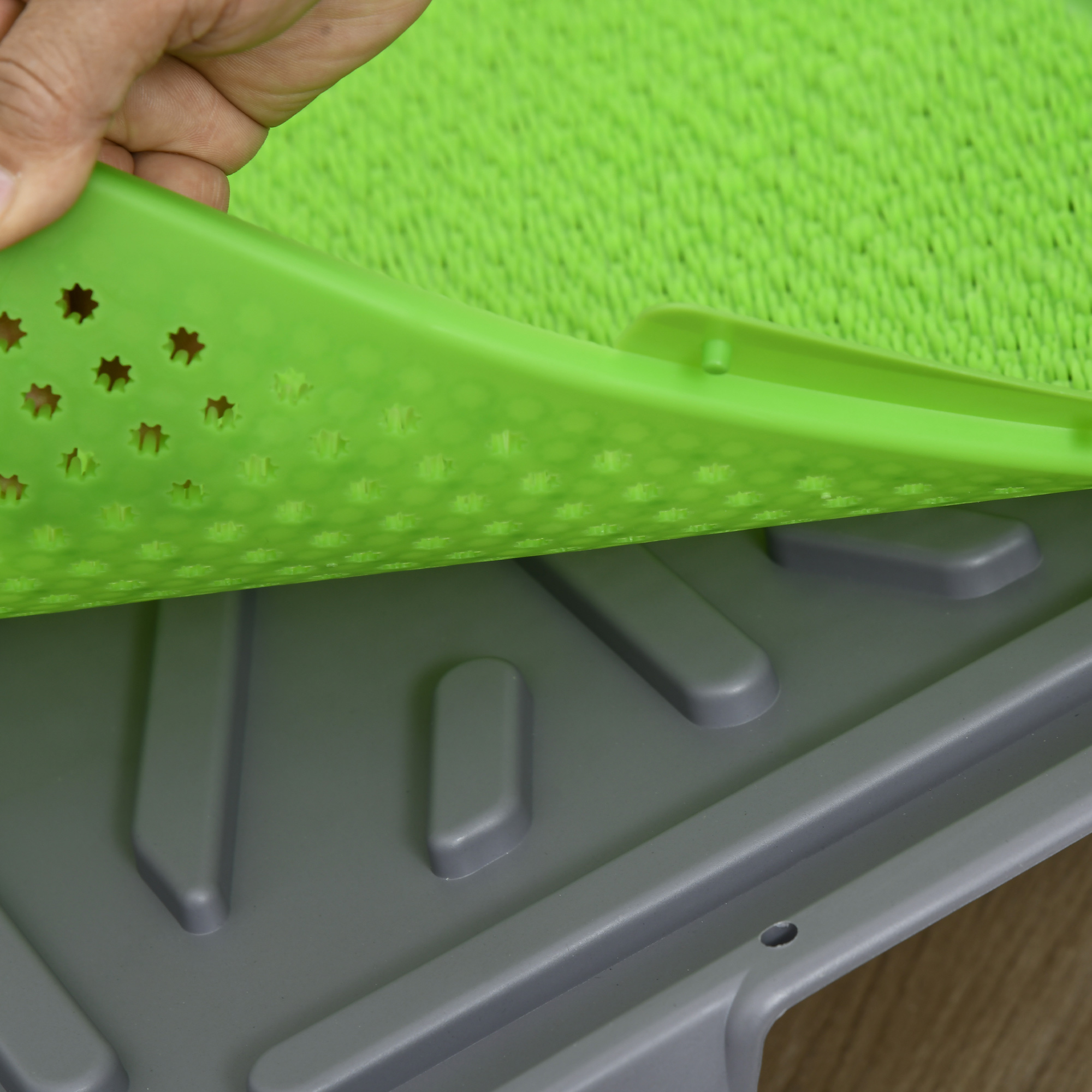 Hundetoilette mit Kunstrasen, Drainagelöcher, auslaufsicher, 67x41x3,5cm, Grün