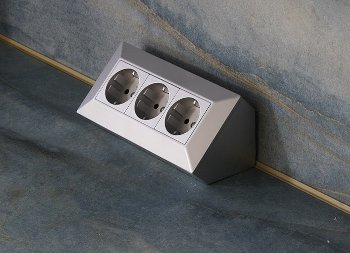 3-fach Steckdosenblock, silber, 250V~/ 16A, Aufbaumontage