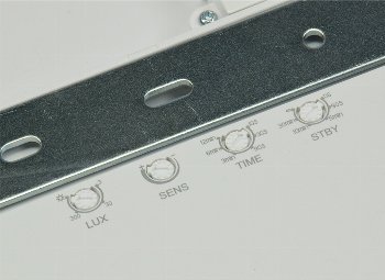LED Deckenleuchte "SALAO 22 WW" IP54 / 22W, 2200lm, 3000K, HF Bewegungsmelder