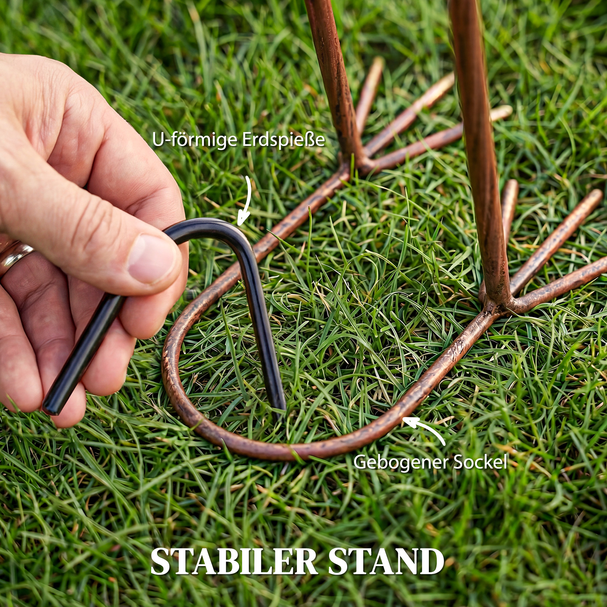 Flamingo Gartenstatuen Set aus 2, Florale Feder-Metallvögel, Stehende Skulpturen mit Bodenankern, Rot