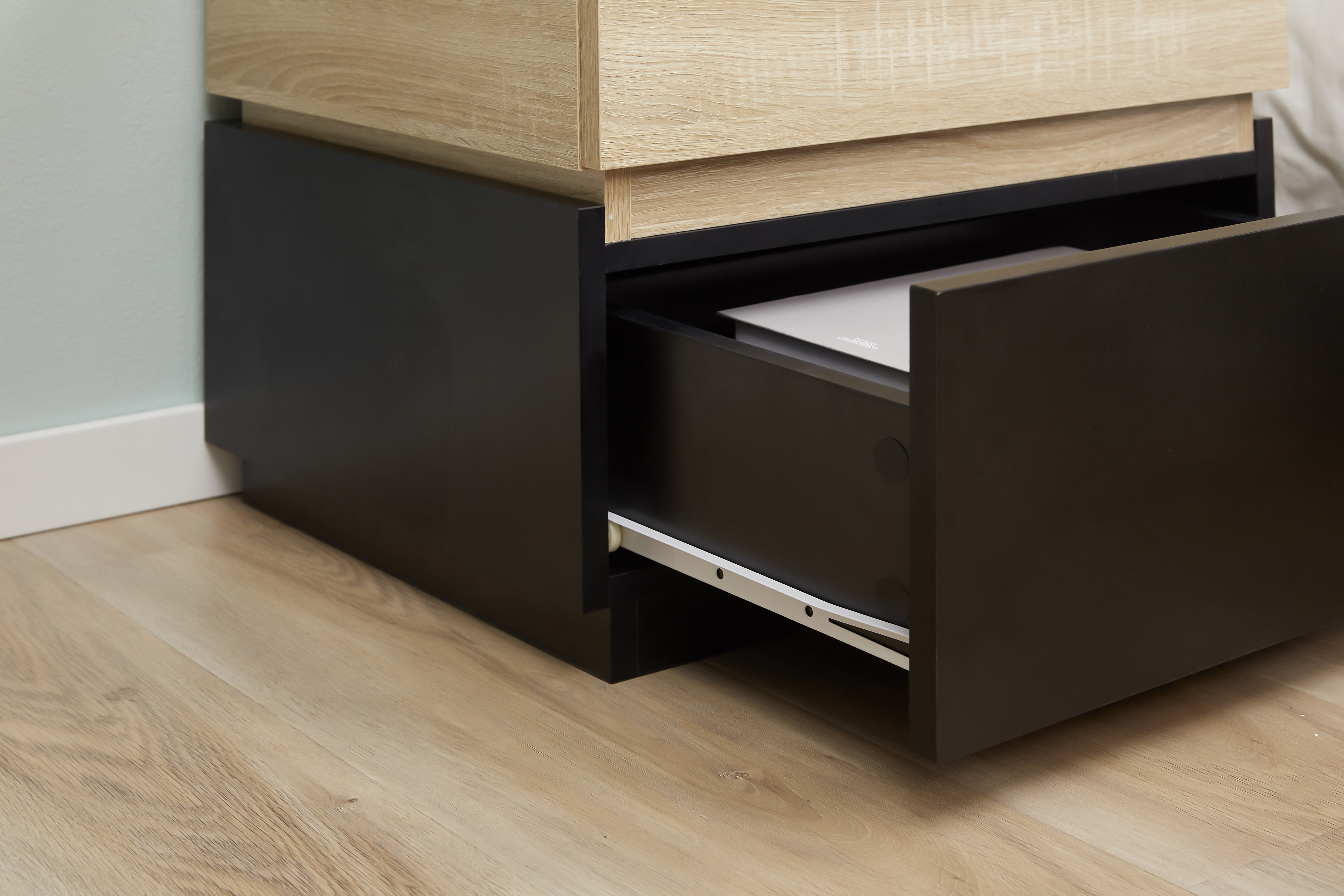 Nachttisch mit Schublade Nachtschrank stapelbar Schubladenschrank Schlafzimmer Nachtkommode Spanplatte Schwarz+Natur 50 x 40 x 47,5 cm