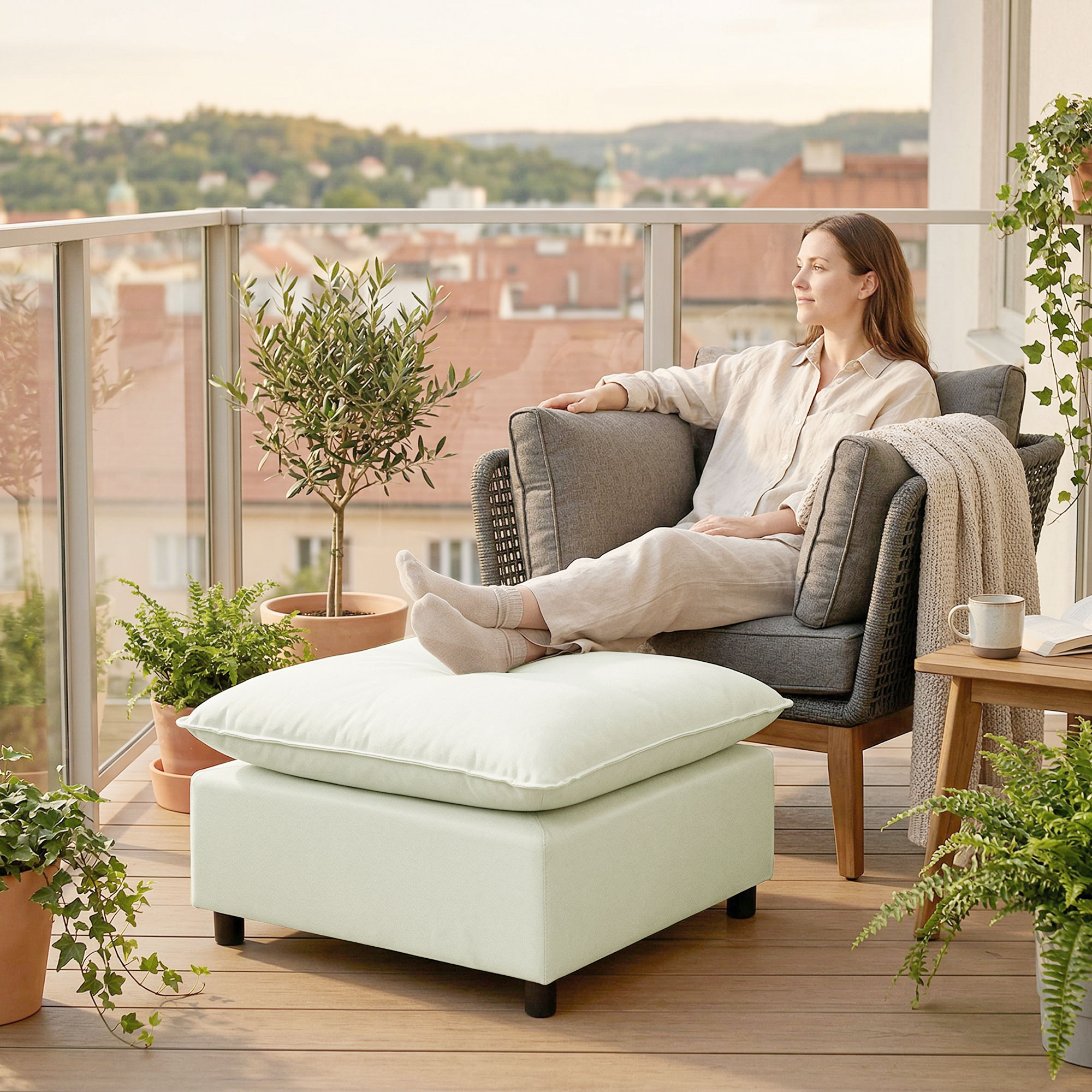 Fußhocker moderner Stoff-Ottomane mit Kunststoffbeinen für Wohnzimmer und Schlafzimmer, 75 cm, Cremeweiß