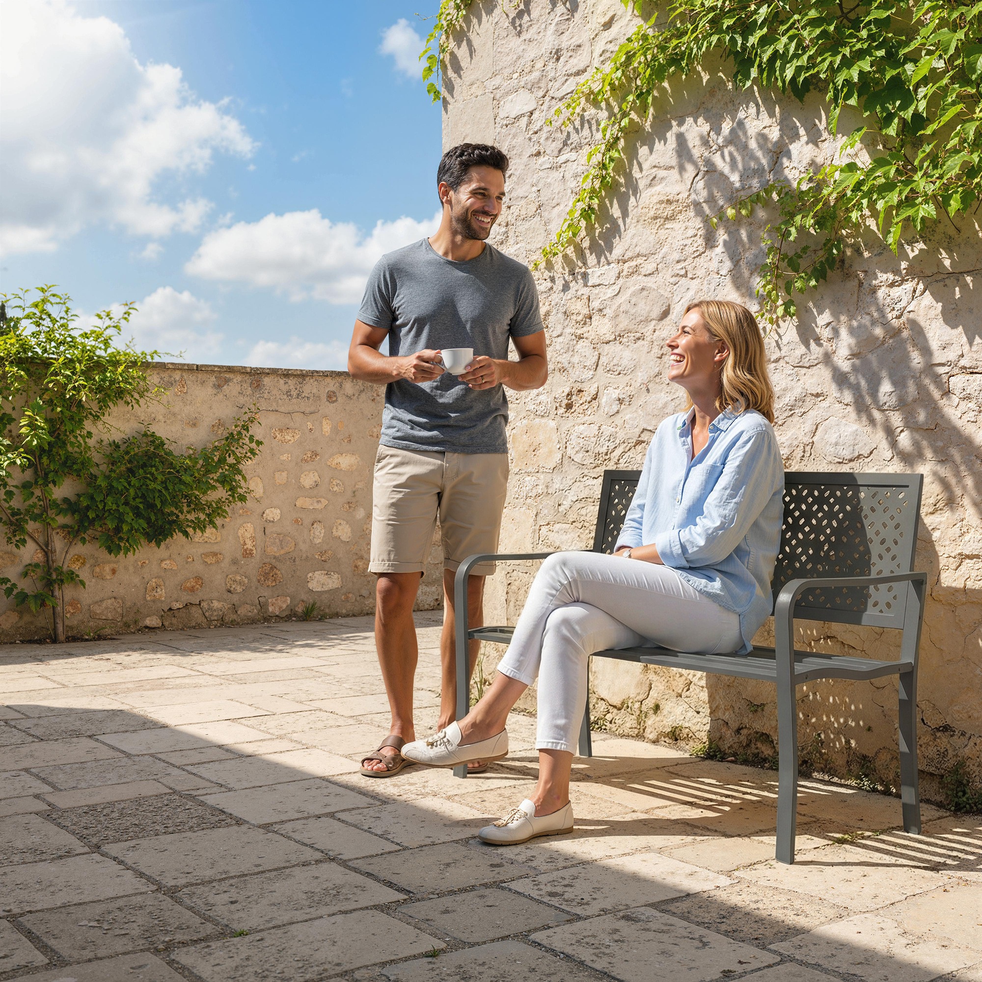 Gartenbank 2-Sitzer Metall wetterfest Outdoor Sitzbank mit rostbeständiger Rückenlehne, Geometrisch bis 240 kg