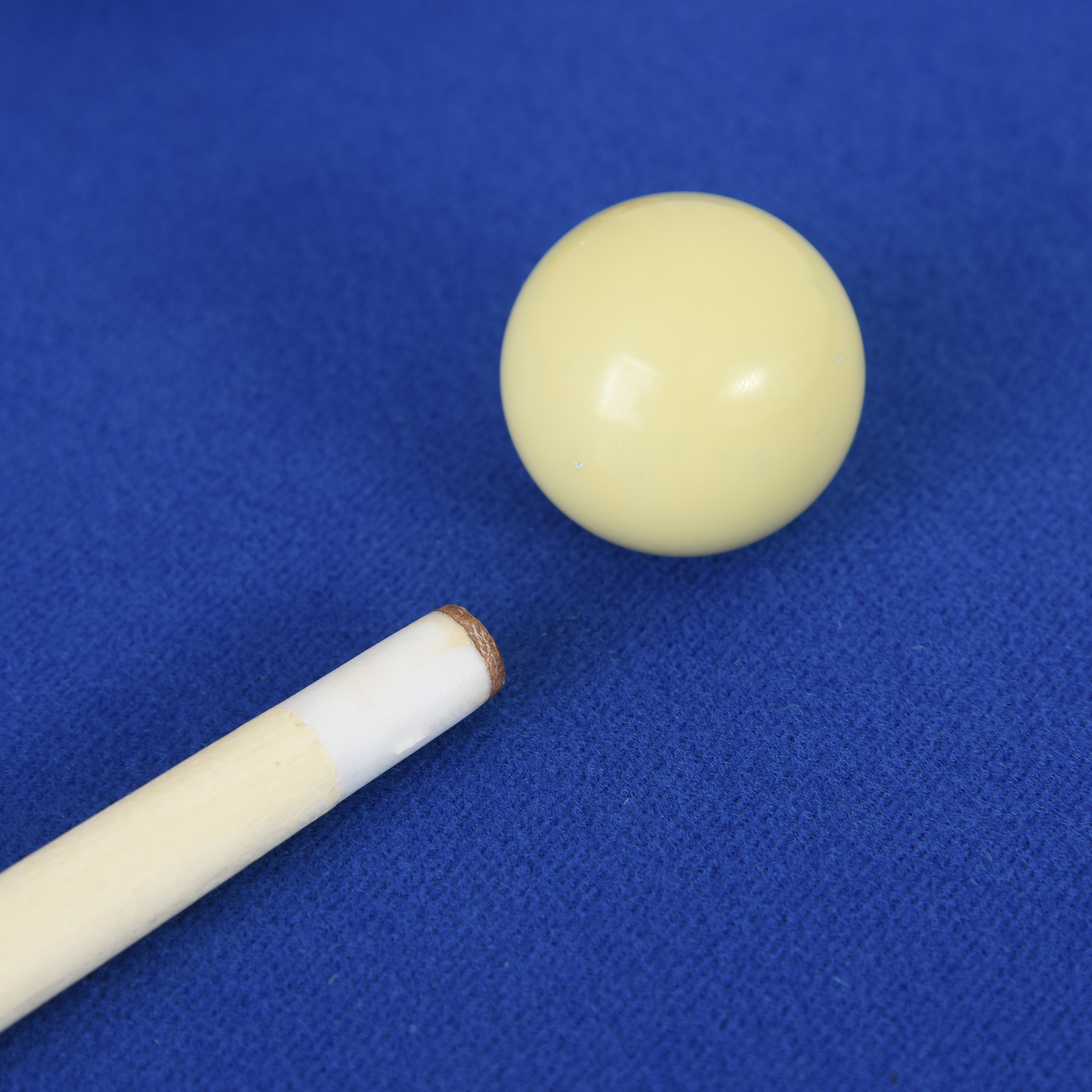 Billardtisch Klappbar Mini Billiard Tisch mit 2 Queues 16 Bällen Kreide Dreieck, Zubehör 140 x 63 x 75 cm