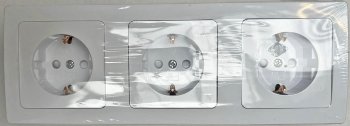 DELPHI Set 3 Steckdosen + 3-fach Rahmen / 250V~/ 16A, Steckanschluss, weiß