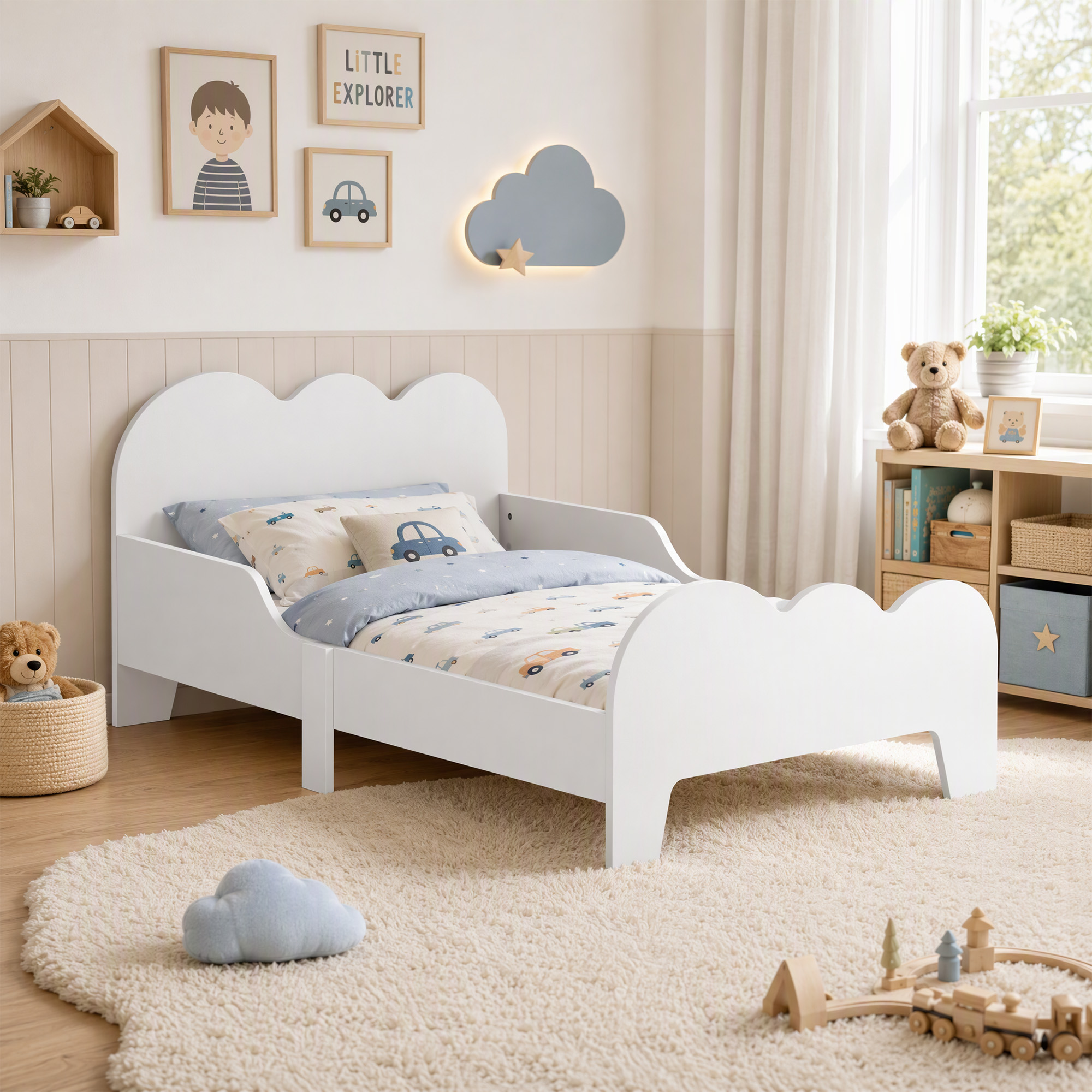 Kinderbett 140 x 70 cm Kleinkindbett mit Rausfallschutz, Lattenrost, Wolken-Design 3-8 Jahre, ohne Matratze, Weiß