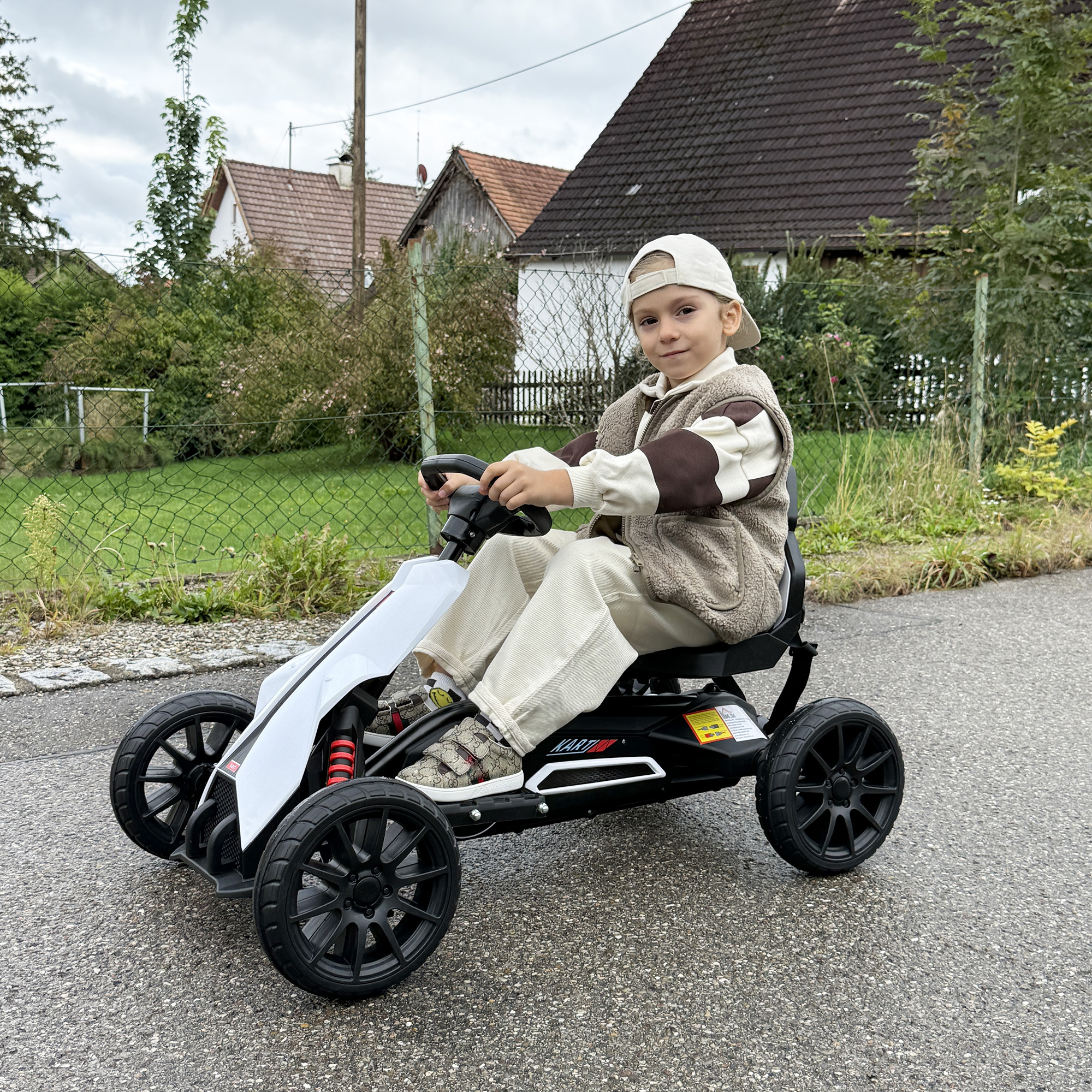 Go-Kart für Kinder, Elektro-Kart, bis 5 km/h, Sicherheitsgurt, Sitz mit Rückenlehne, Kunststoff, Metall, Weiß