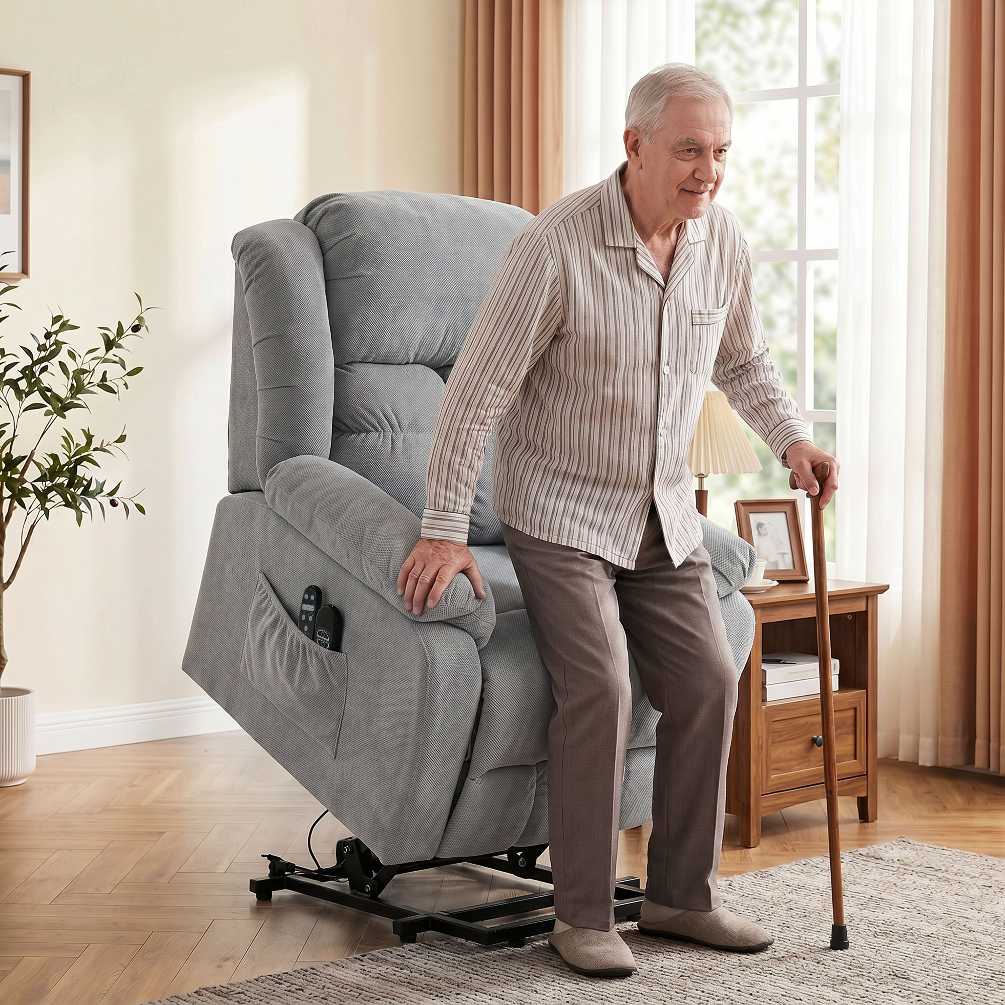 Aufstehsessel mit Massagefunktion und Lendenheizung, Recliner-Sessel mit Fernbedienungen und Seitentaschen, Hellgrau