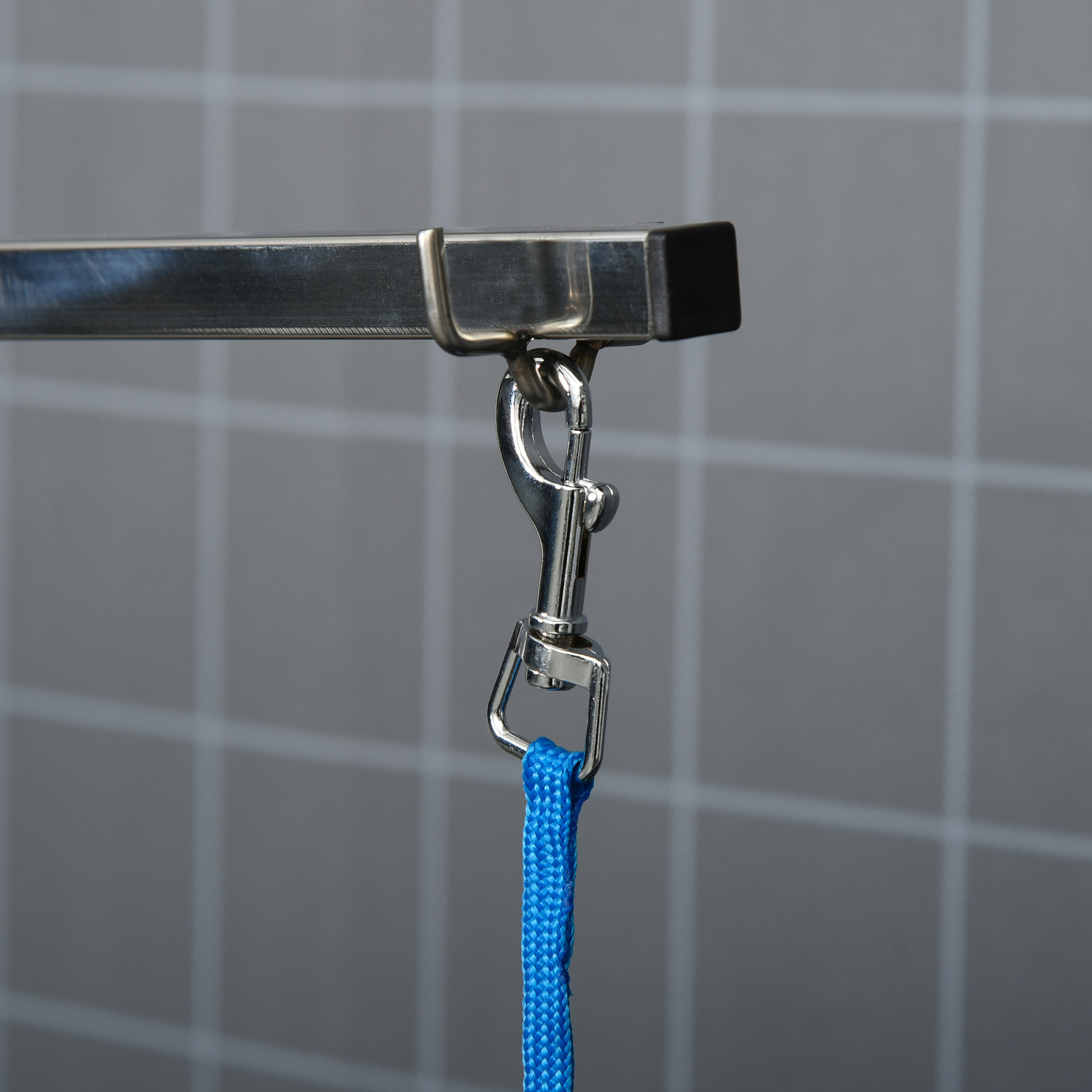 Trimmtisch für Hunde drehbar Hundepflegetisch mit höhenverstellbarem Galgen Schlinge rutschfest Oberfläche Haustierpflegetisch für Haushaltsbaden Haartrocken bis 40 kg Ø65 x 72H cm Schwarz