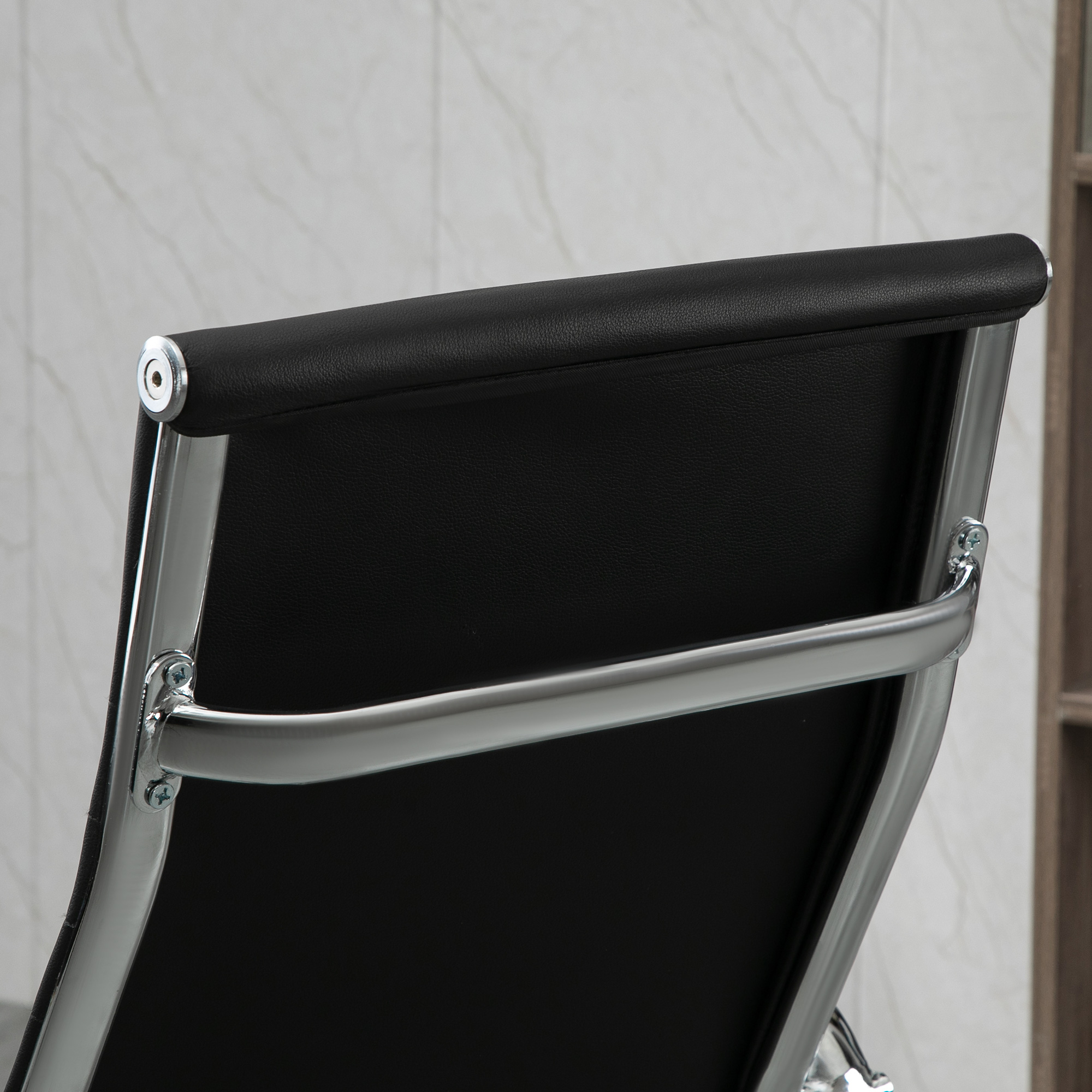 Bürostuhl ergonomischer Schreibtischstuhl mit Wippfunktion Chefsessel höhenverstellbarer Drehstuhl gepolstert Kunstleder Schaumstoff Schwarz 54 x 62 x 104-114 cm