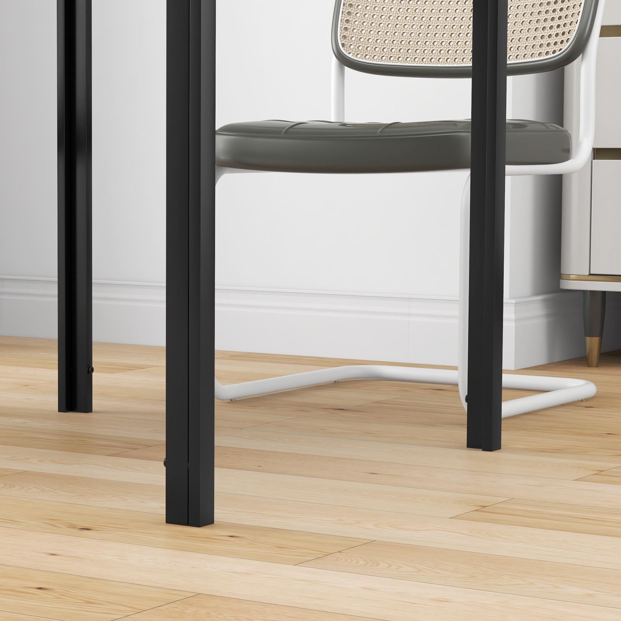 Quadratischer Esstisch für 4 Personen, Tischplatte aus Hartglas, für Küche und Esszimmer, 75 x 75 x 75 cm, Schwarz