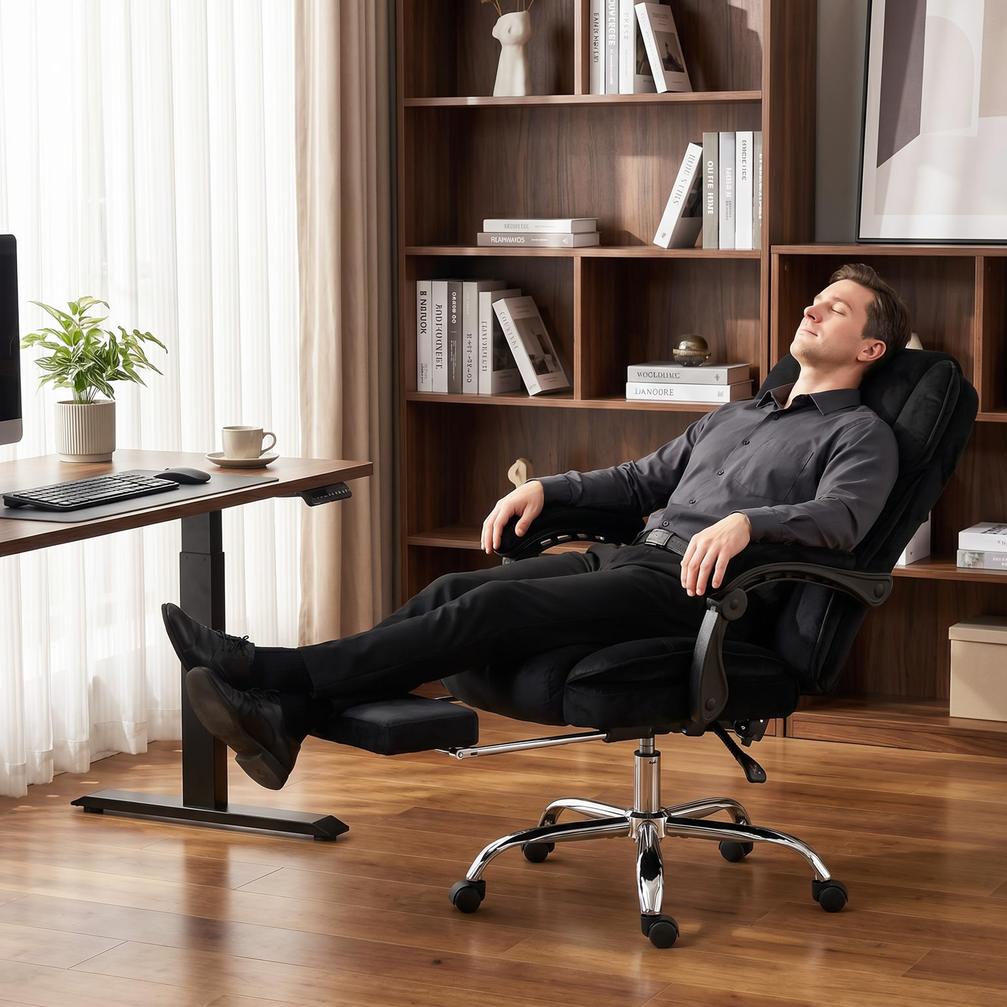 Ergonomischer Bürostuhl mit Massagefunktion, Fußstütze, drehbar, rollbar, Schwarz