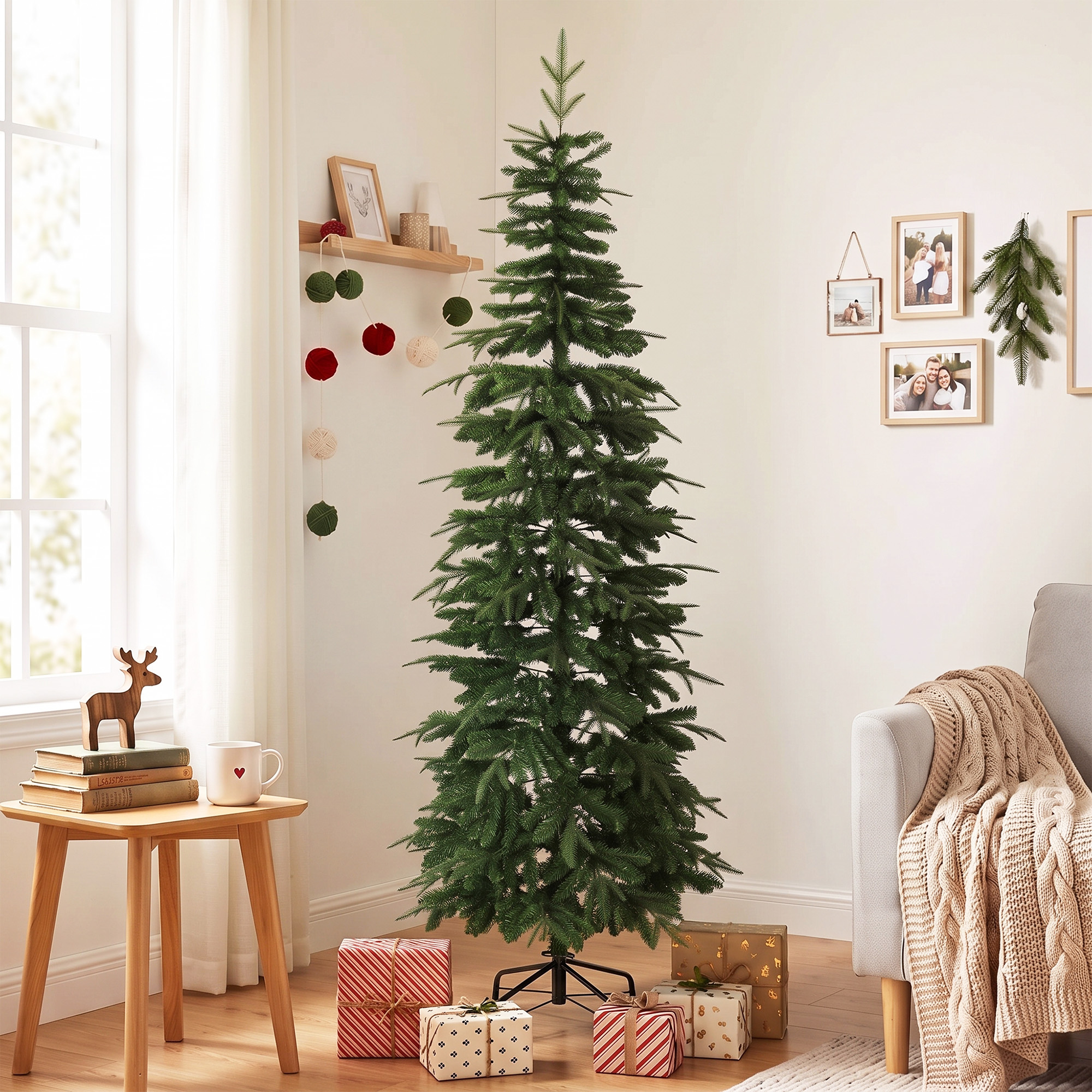 künstlicher Weihnachtsbaum 210 cm, Fichte mit Scharnierästen, 800 Astspitzen, klappbarer Stahlständer, Grün