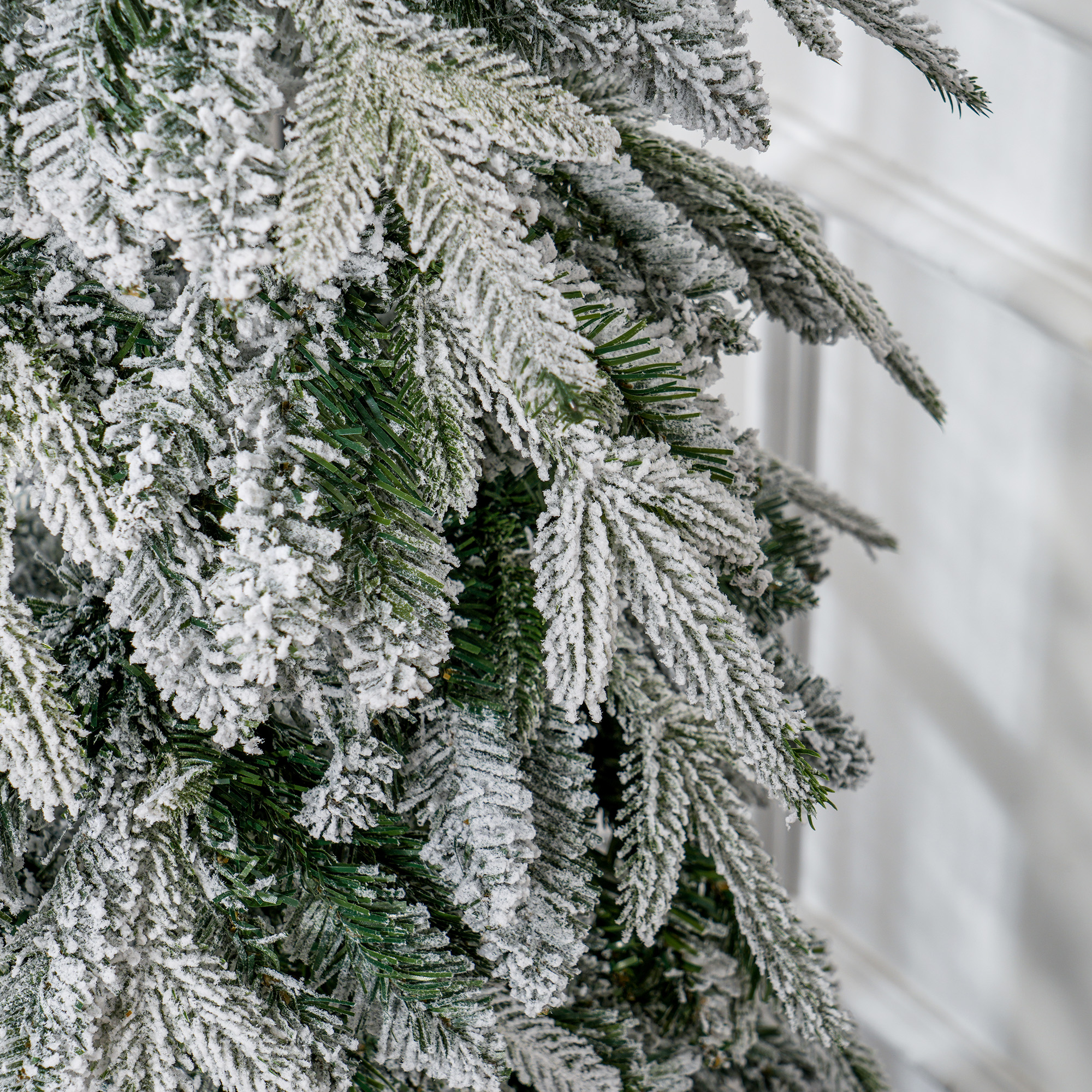 Weihnachtsbaum künstlich 180 cm Christbaum wie echt mit 600 dichten Zweigen, Kunstschnee, Auto-Öffnung