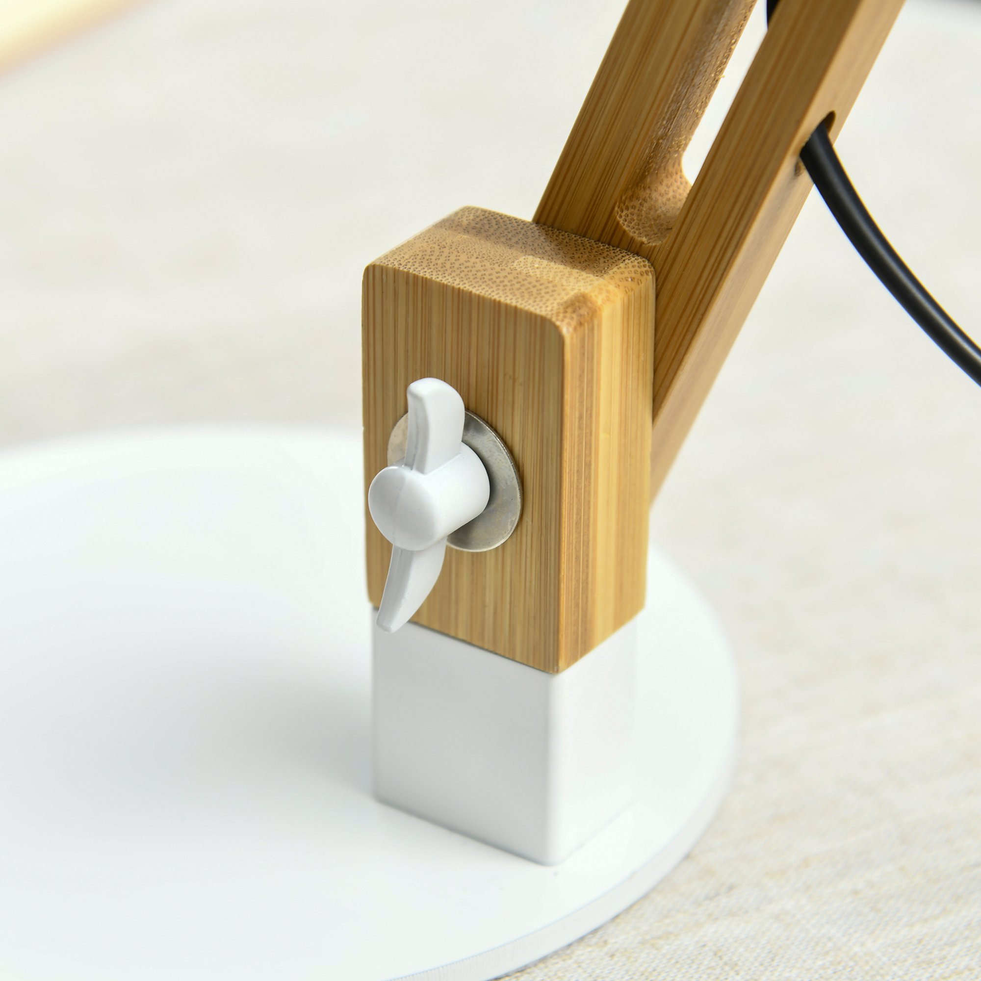 Schreibtischleuchte in Vintage-Design, Bambus, verstellbarer Schwenkarm, Weiß + Natur