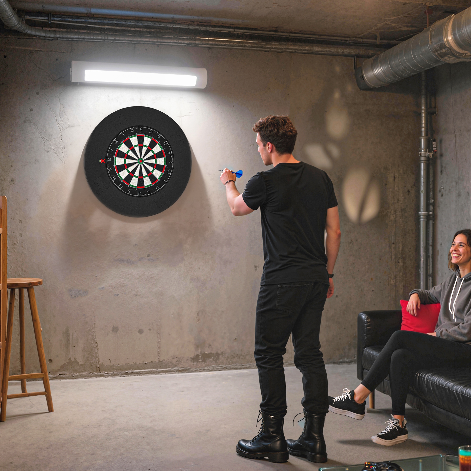 elektronische Dartscheibe Dartboard-Set mit Schutzring, 6 Dartpfeile mit Stahlspitzen, Sisal, Kunststoff, Schwarz