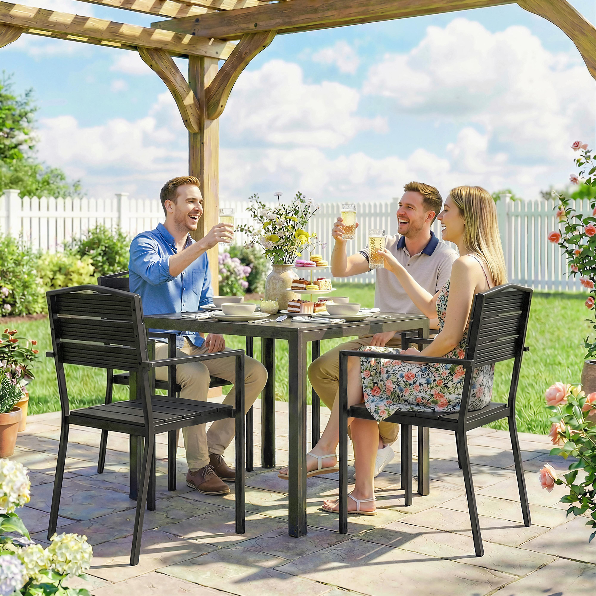 Gartenstühle 4er Set Stapelbare Terrassenstühle mit Lamelldesign Armlehnen 52 x 51 x 90 cm Schwarz