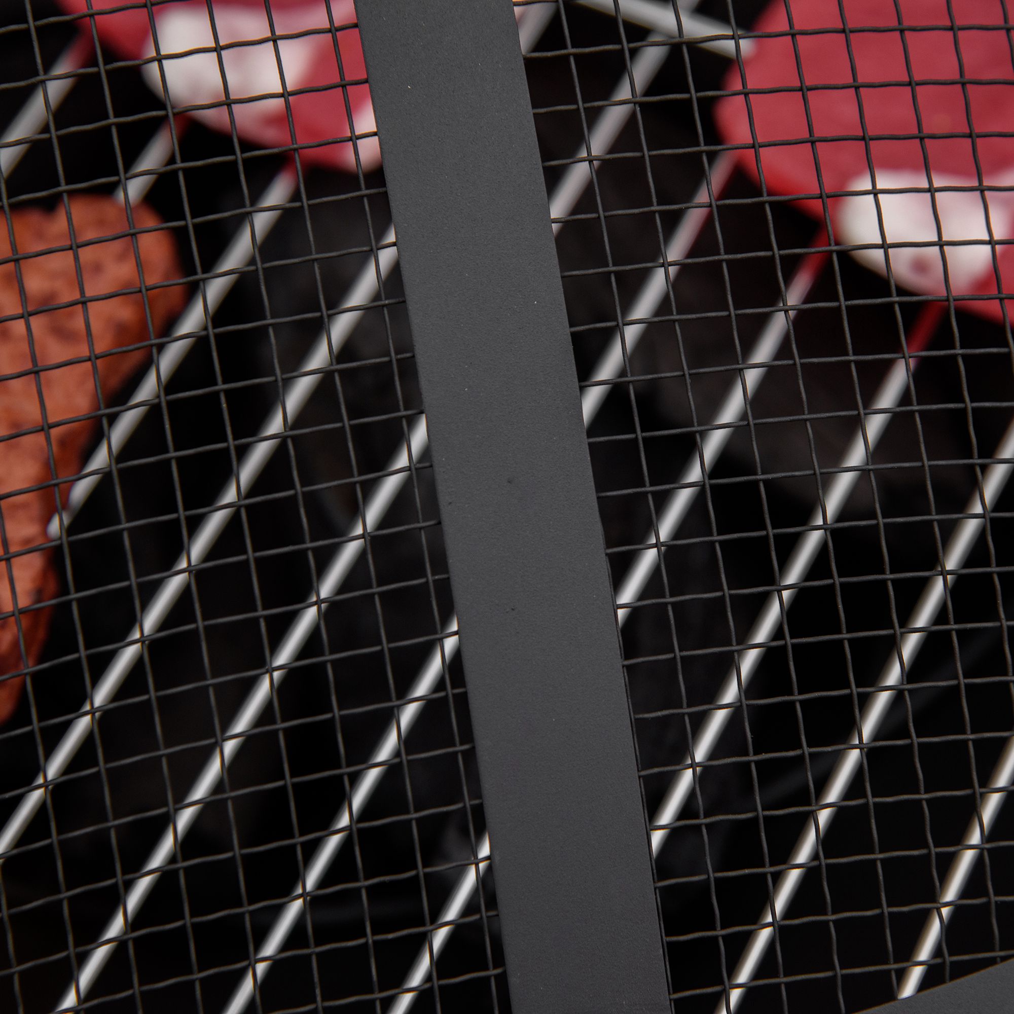 Feuerschale mit Schürhaken Funkenschutz Feuerkorb Feuertisch rund Feuerstelle für Garten Camping BBQ Stahl Schwarz 81 x 81 x 50 cm