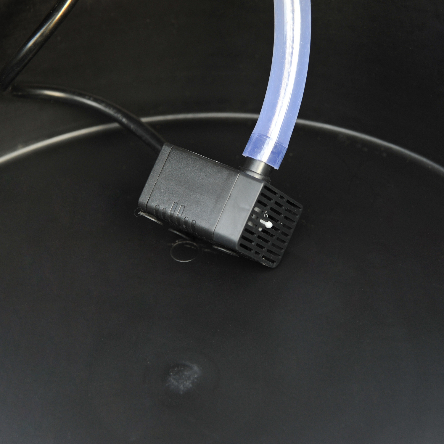 Kaskadenbrunnen 2-stufig Gartenbrunnen Zierbrunnen Zimmerbrunnen Wasserspiel Wasserfall Wasserpumpe Tannenholz Dunkelbraun 44,5 x 44,5 x 58,5 cm