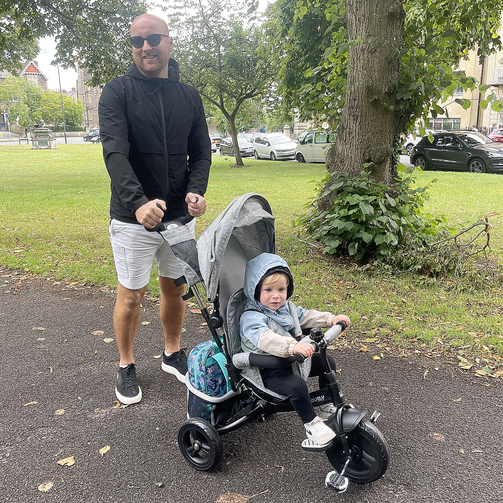 Kinder-Dreirad, Kinderfahrrad, Rückenkorb, Becherhalter, Sonnendach, Metall, Grau