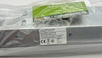 4-fach Steckdosenblock + 2x USB, silber / 250V~/ 16A, Aufbaumontage, USB 3,1A