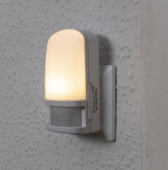 LED Nachtlicht mit Bewegungsmelder / 230V, Licht Warmweiß, On/Off/Auto
